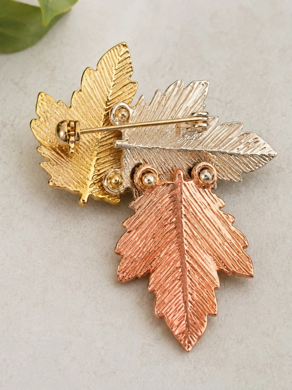 PREMIER DESIGNS TRI-TONE AUTUMN LEAVES BROOCH PIN
